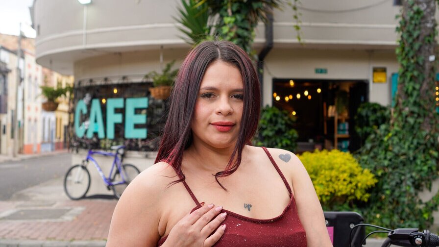 MelaHotlyn