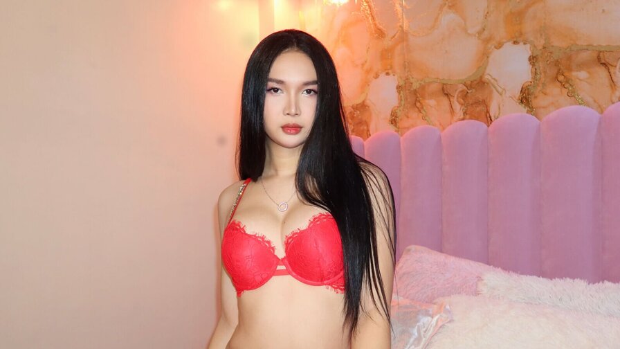 MaxineJade